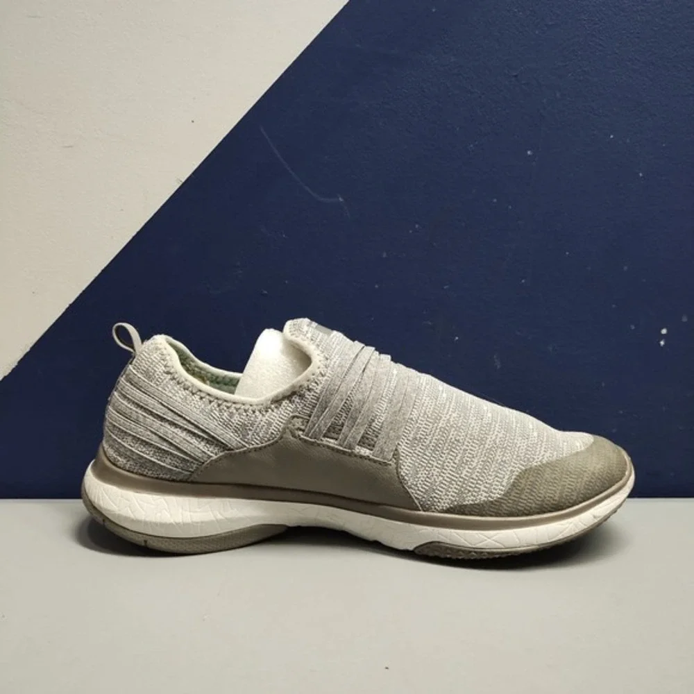 Skechers Air Cooled Slip-on Shoes Womens Size 9 Gray‎ White Memory Foam Comfort